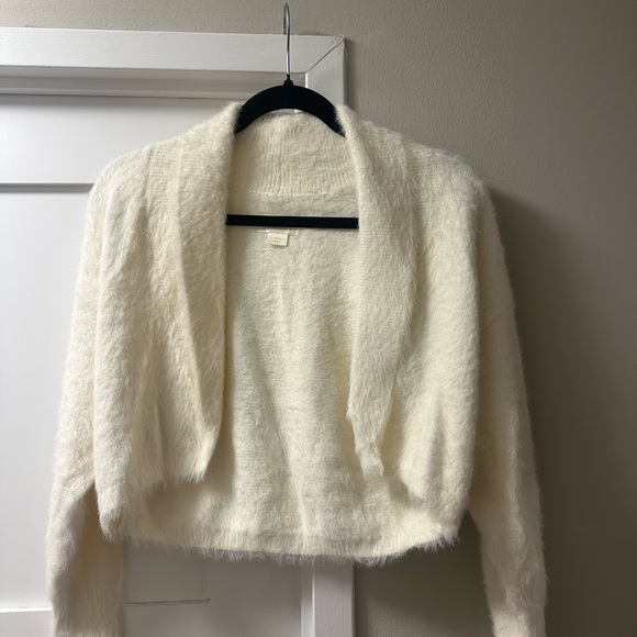 Maeve Cream Fuzzy Women's Shrug - Picture 1 of 2